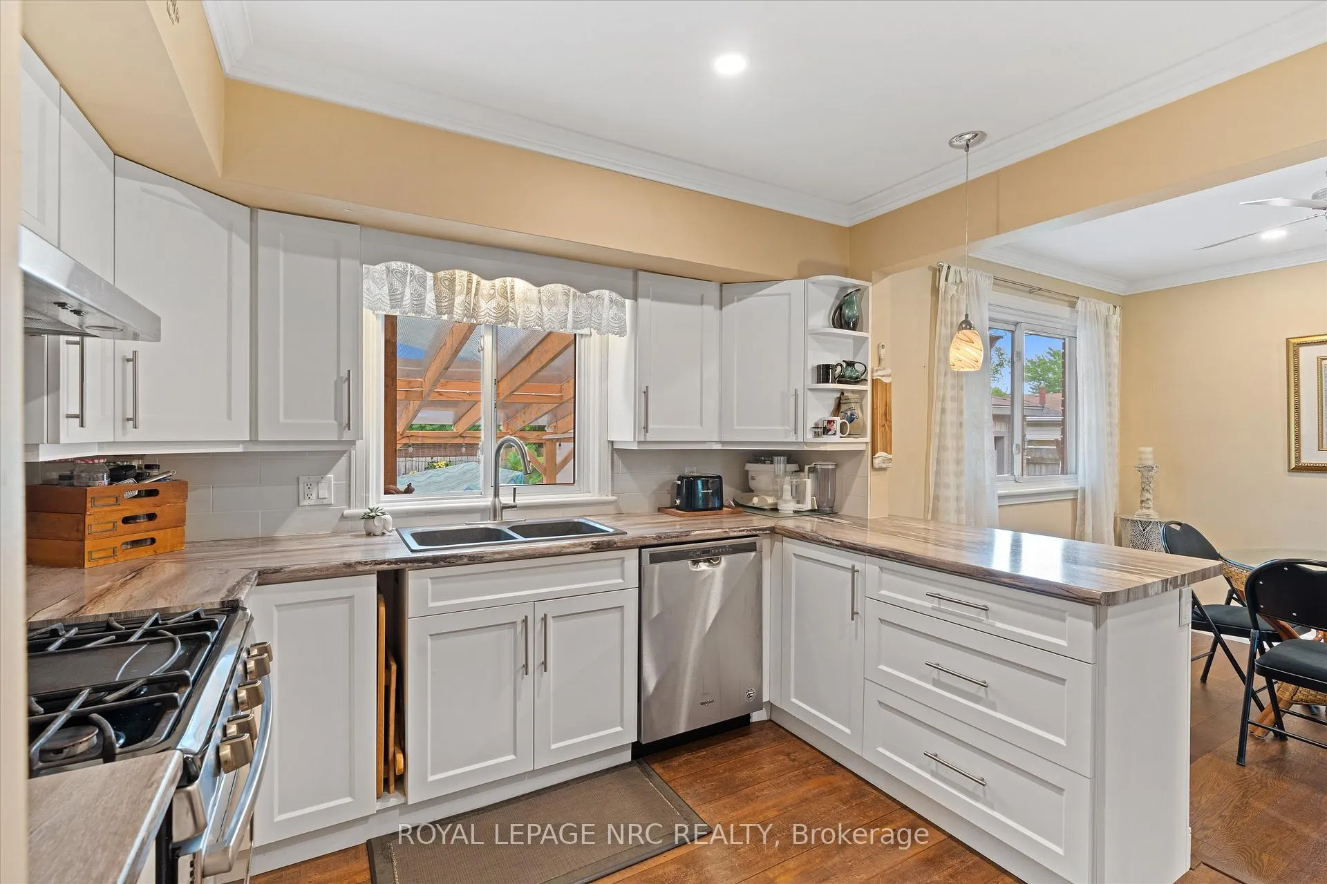 Photo 9 of 10 Wakelin Terrace, St. Catharines, Carlton/Bunting — HOMEH