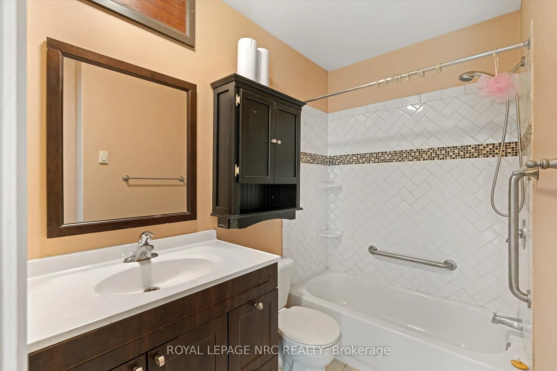 Photo 32 of 10 Wakelin Terrace, St. Catharines, Carlton/Bunting — HOMEH