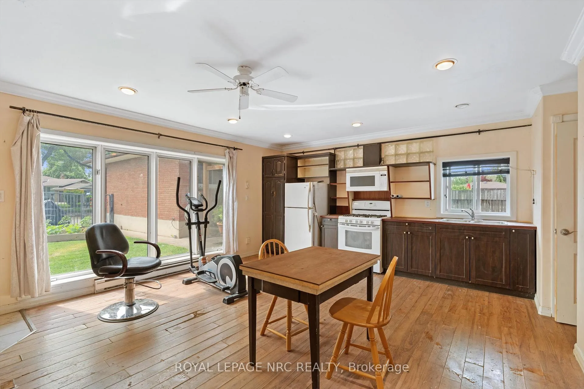 Photo 35 of 10 Wakelin Terrace, St. Catharines, Carlton/Bunting — HOMEH