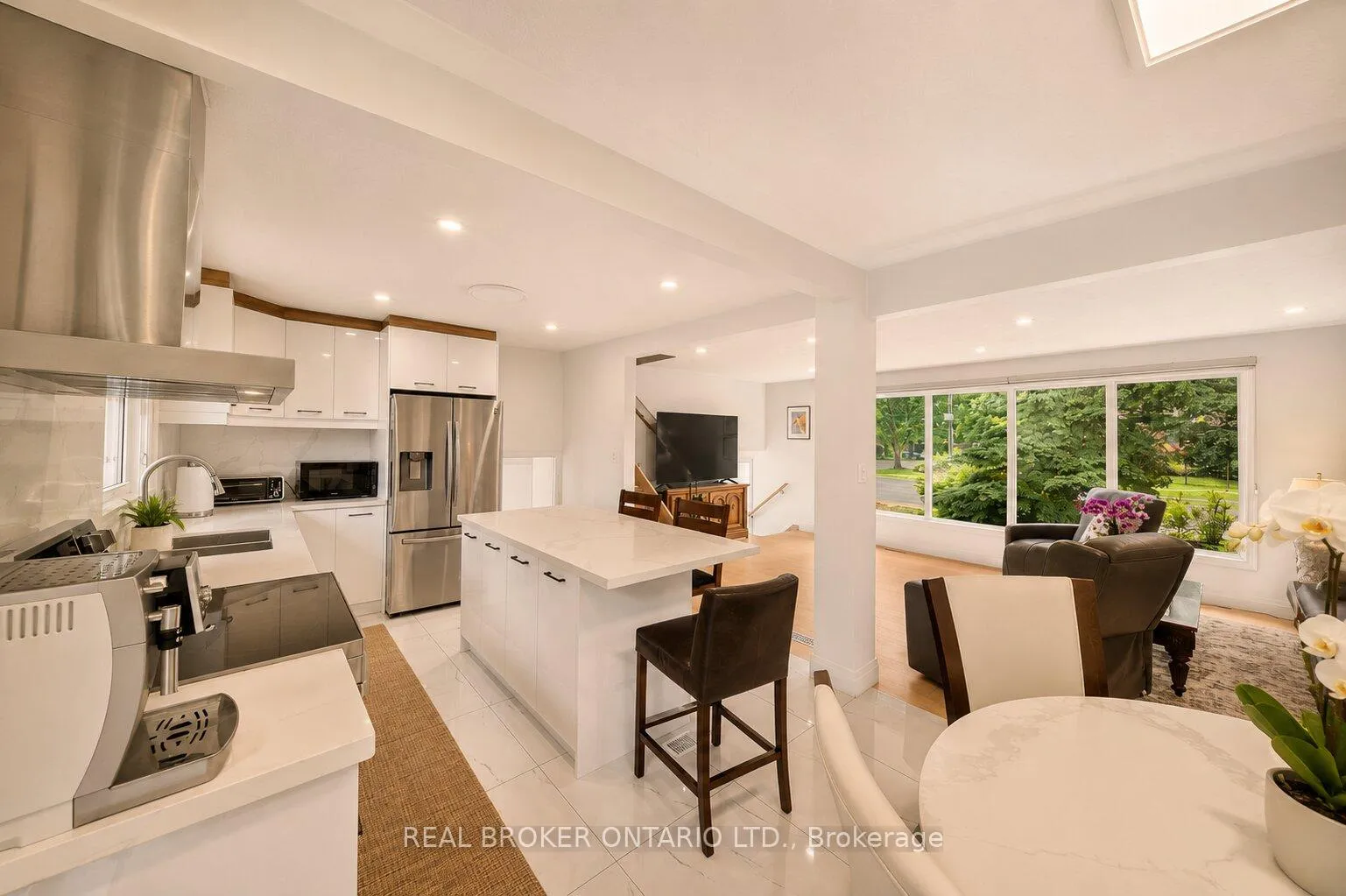 Photo 14 of 431 Walkers Line, Burlington, Shoreacres — HOMEH