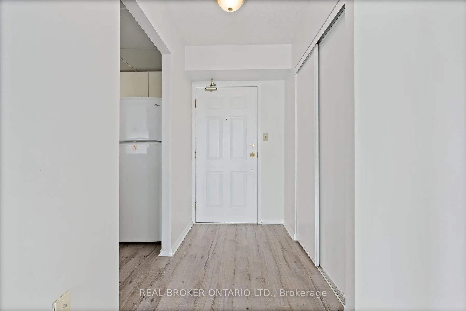 Photo 2 of Unit 705, 20 Mcfarlane Drive, Halton Hills, Georgetown — HOMEH