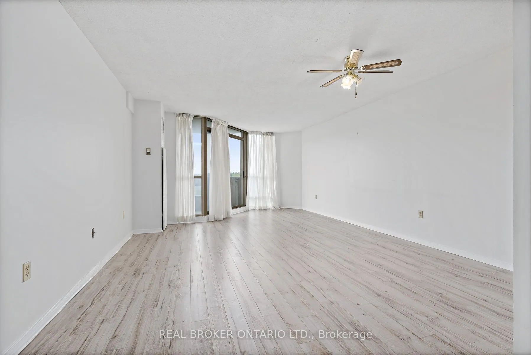 Photo 4 of Unit 705, 20 Mcfarlane Drive, Halton Hills, Georgetown — HOMEH