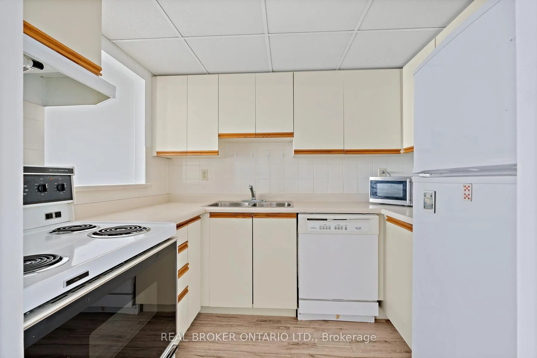 Photo 8 of Unit 705, 20 Mcfarlane Drive, Halton Hills, Georgetown — HOMEH