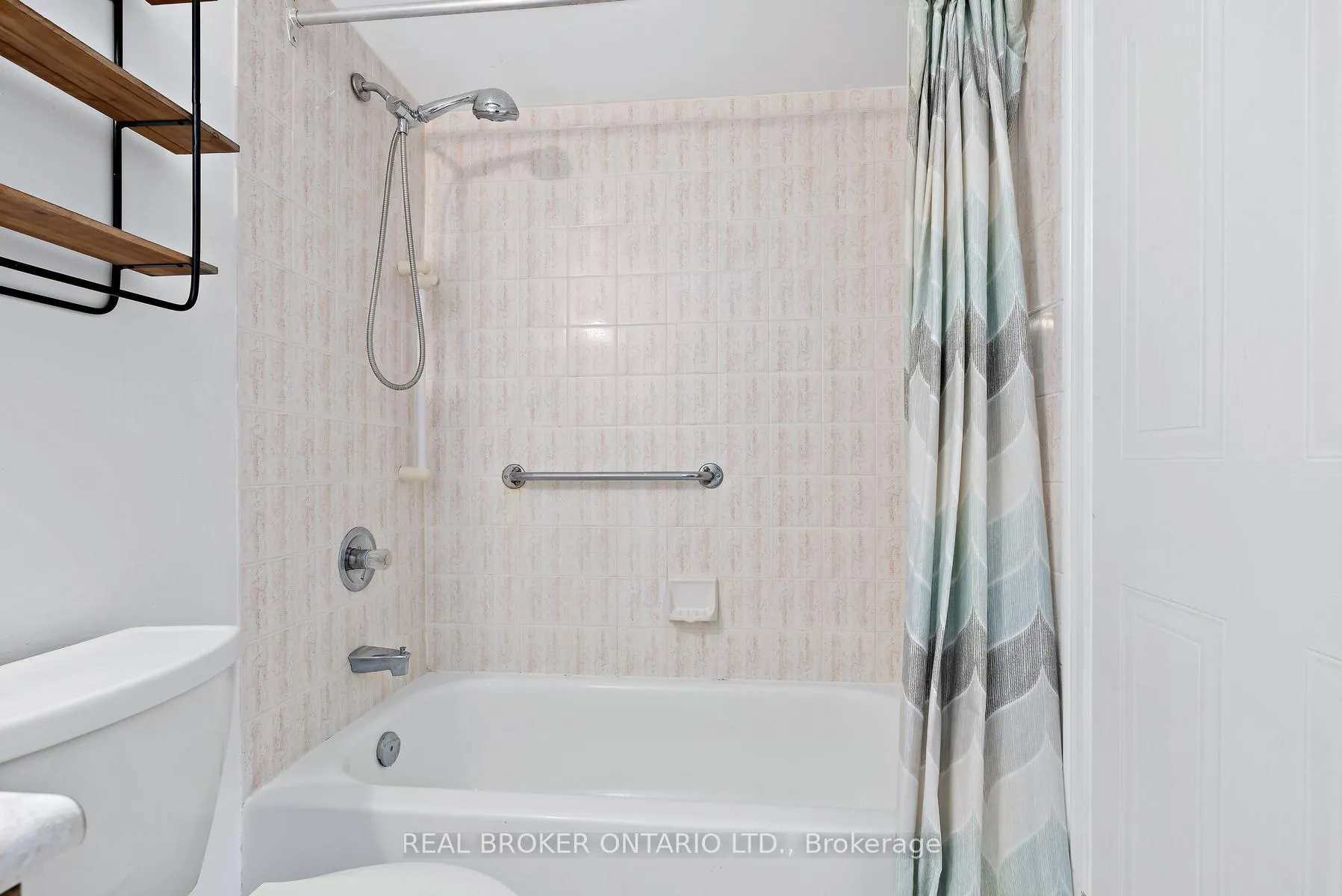 Photo 11 of Unit 705, 20 Mcfarlane Drive, Halton Hills, Georgetown — HOMEH