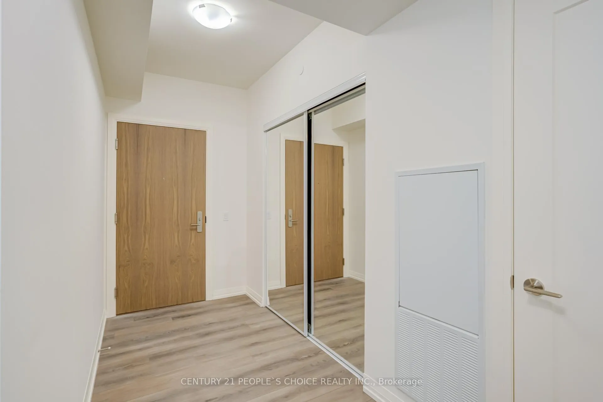 Photo 7 of Unit 2403, 27 Korda Gate, Vaughan, Vellore Village — HOMEH