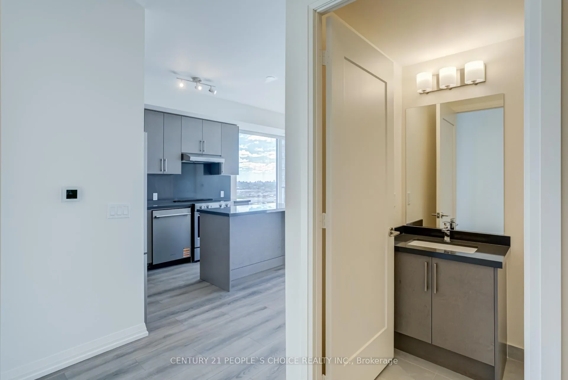 Photo 10 of Unit 2403, 27 Korda Gate, Vaughan, Vellore Village — HOMEH