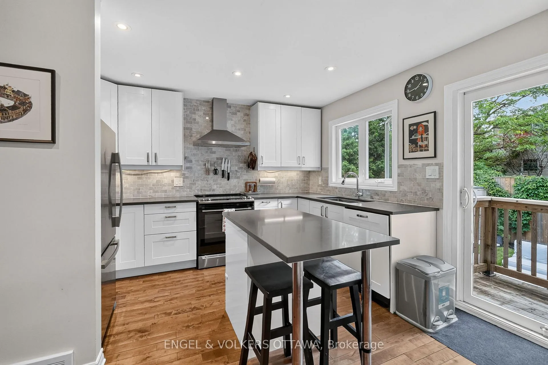 Photo 6 of 258 Carillon Street, Ottawa, Vanier — HOMEH