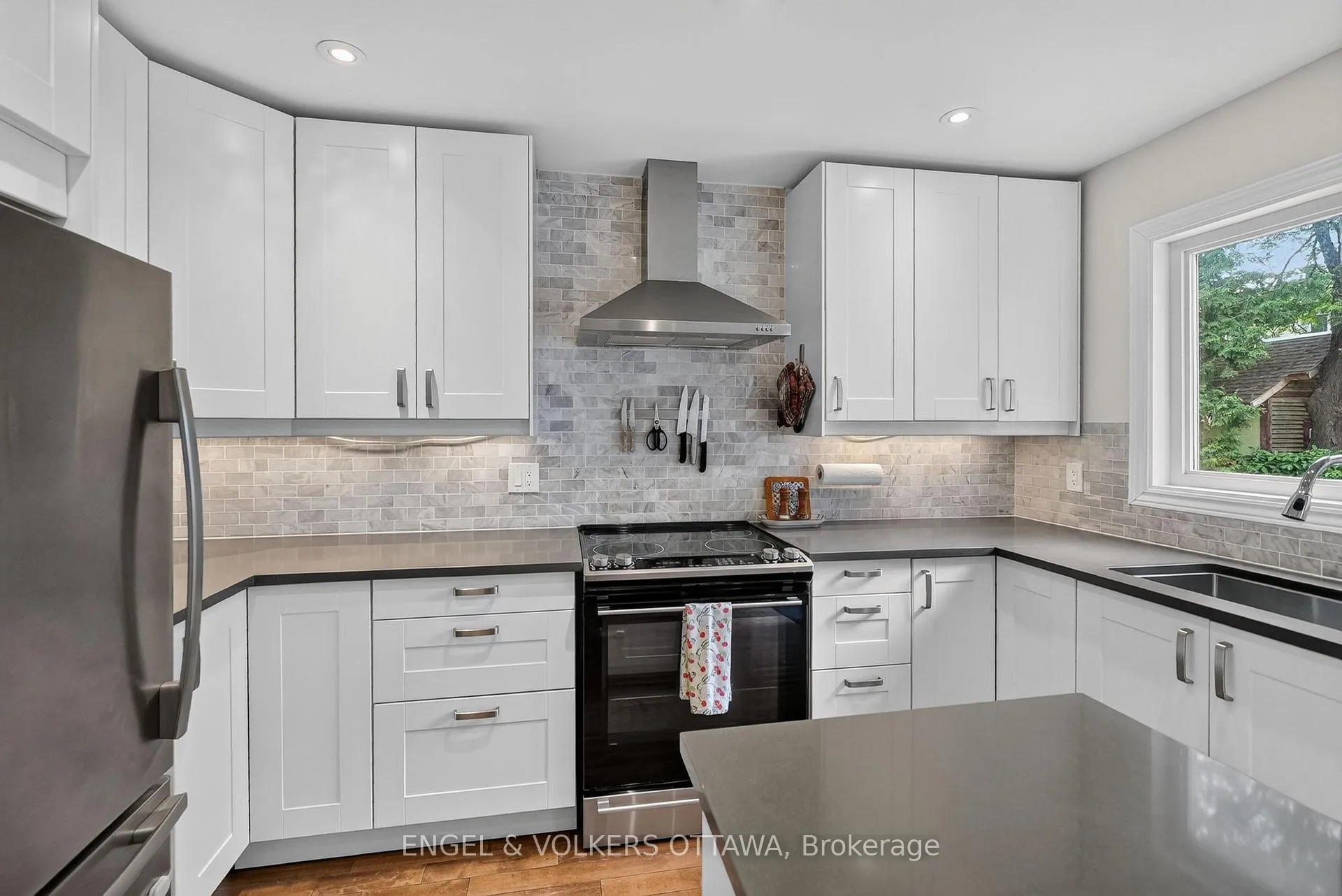 Photo 8 of 258 Carillon Street, Ottawa, Vanier — HOMEH