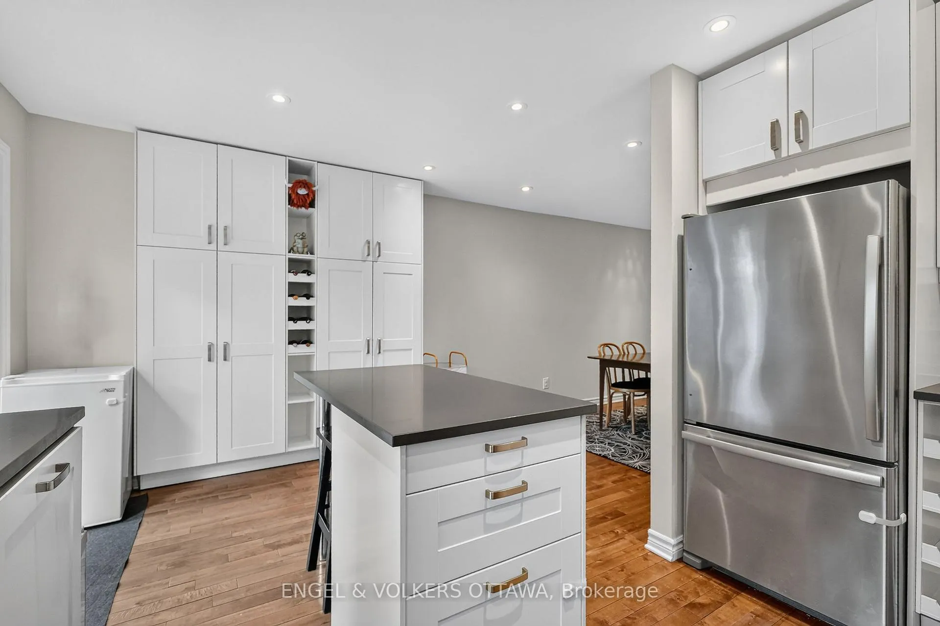 Photo 11 of 258 Carillon Street, Ottawa, Vanier — HOMEH