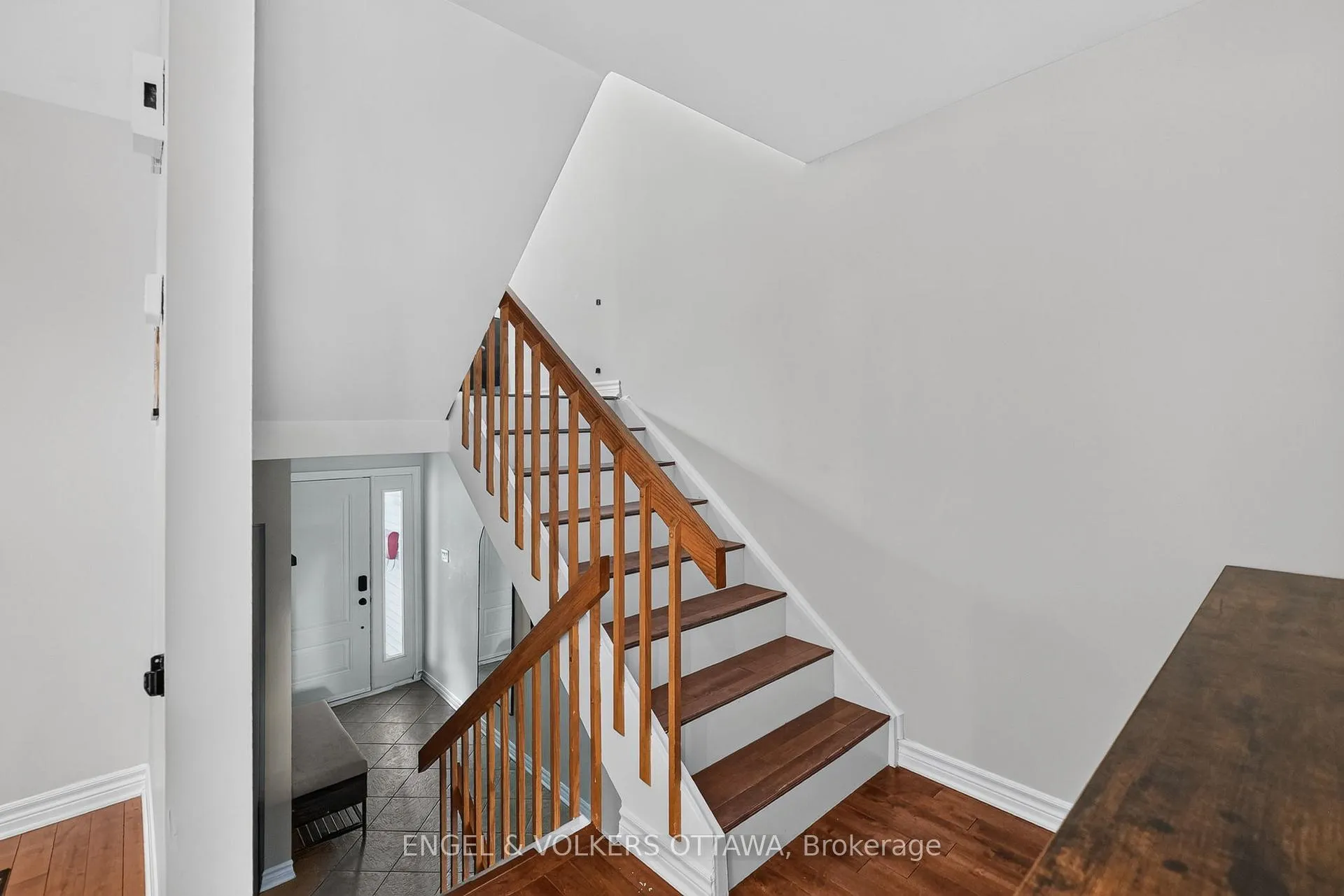 Photo 13 of 258 Carillon Street, Ottawa, Vanier — HOMEH