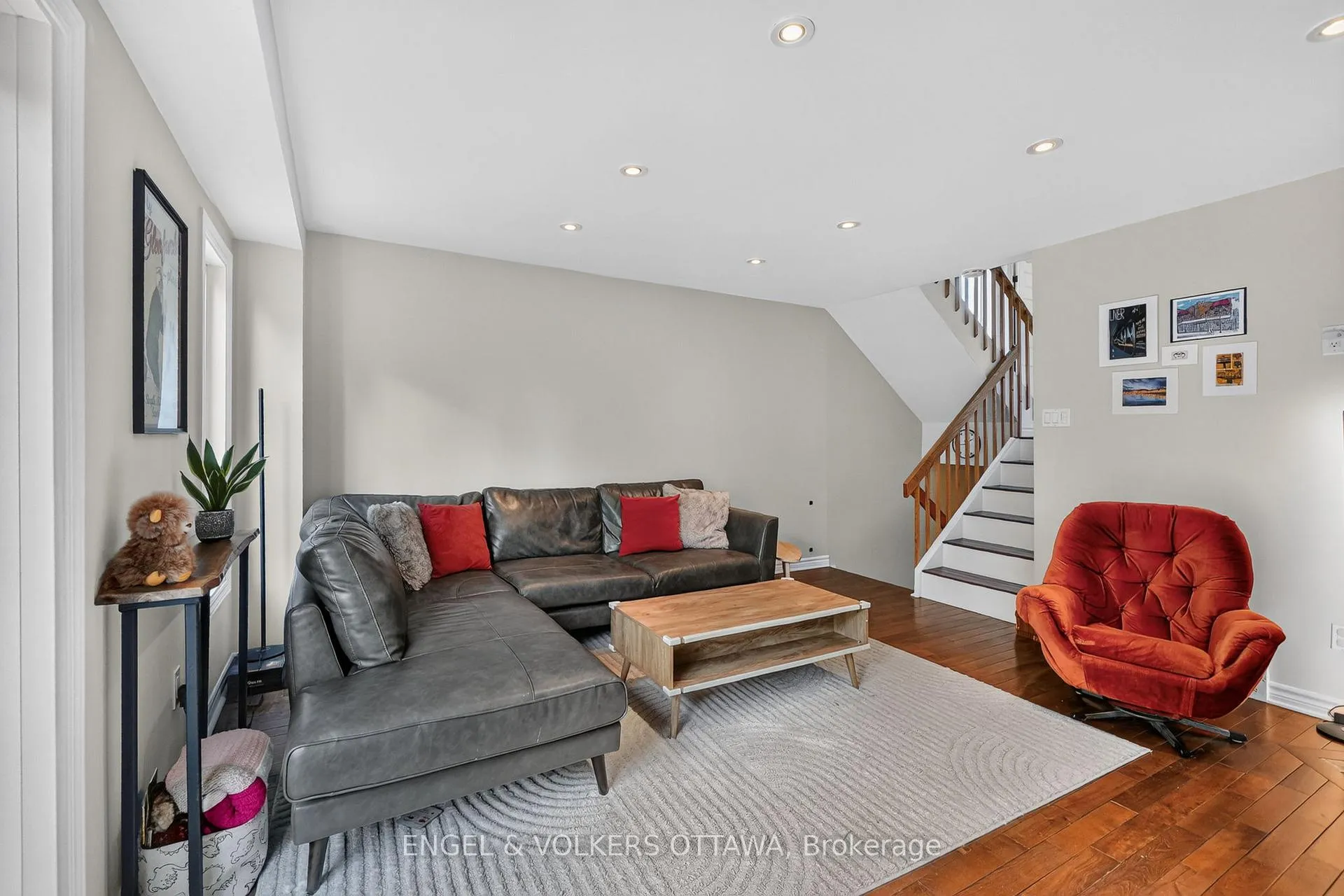 Photo 15 of 258 Carillon Street, Ottawa, Vanier — HOMEH