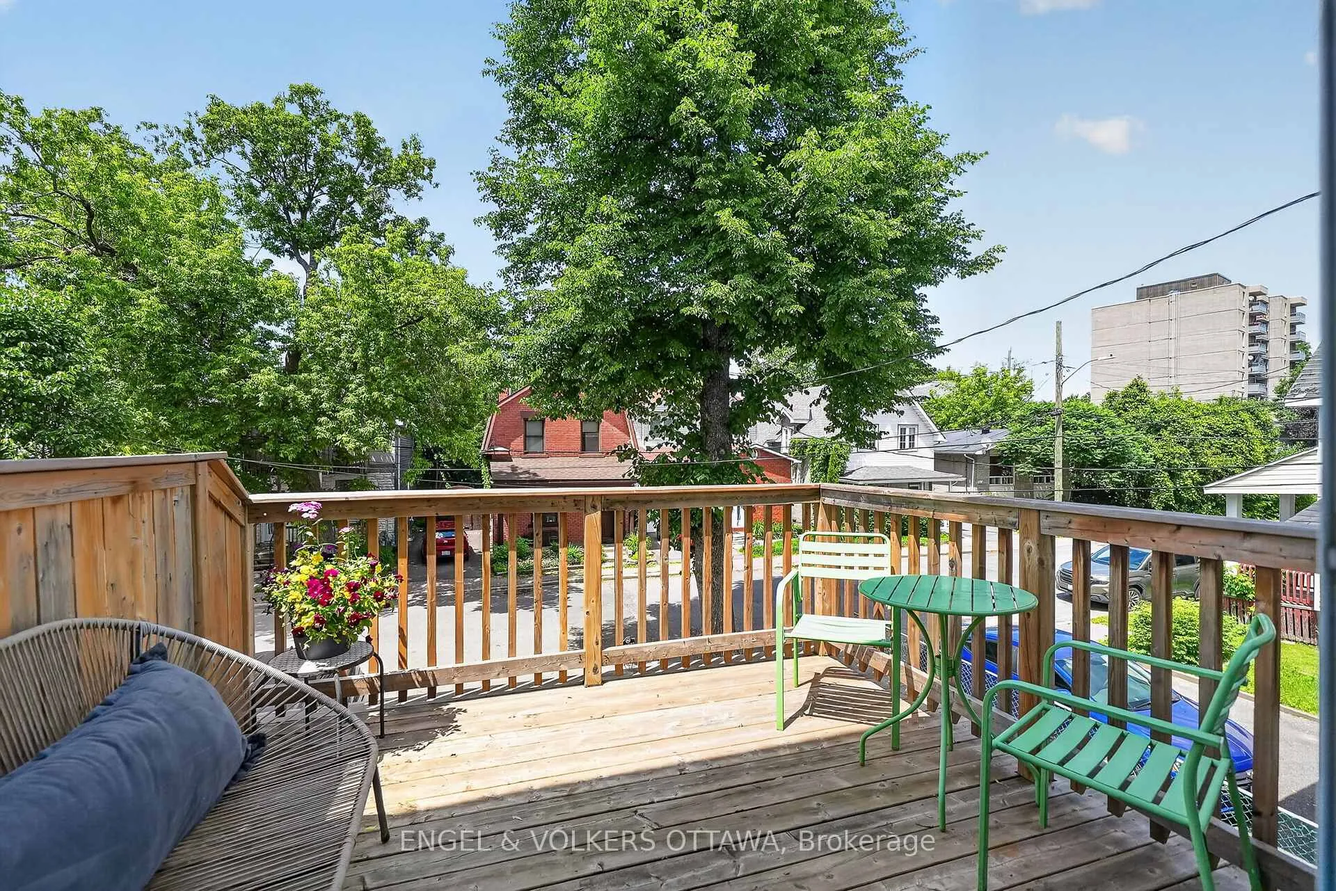 Photo 16 of 258 Carillon Street, Ottawa, Vanier — HOMEH