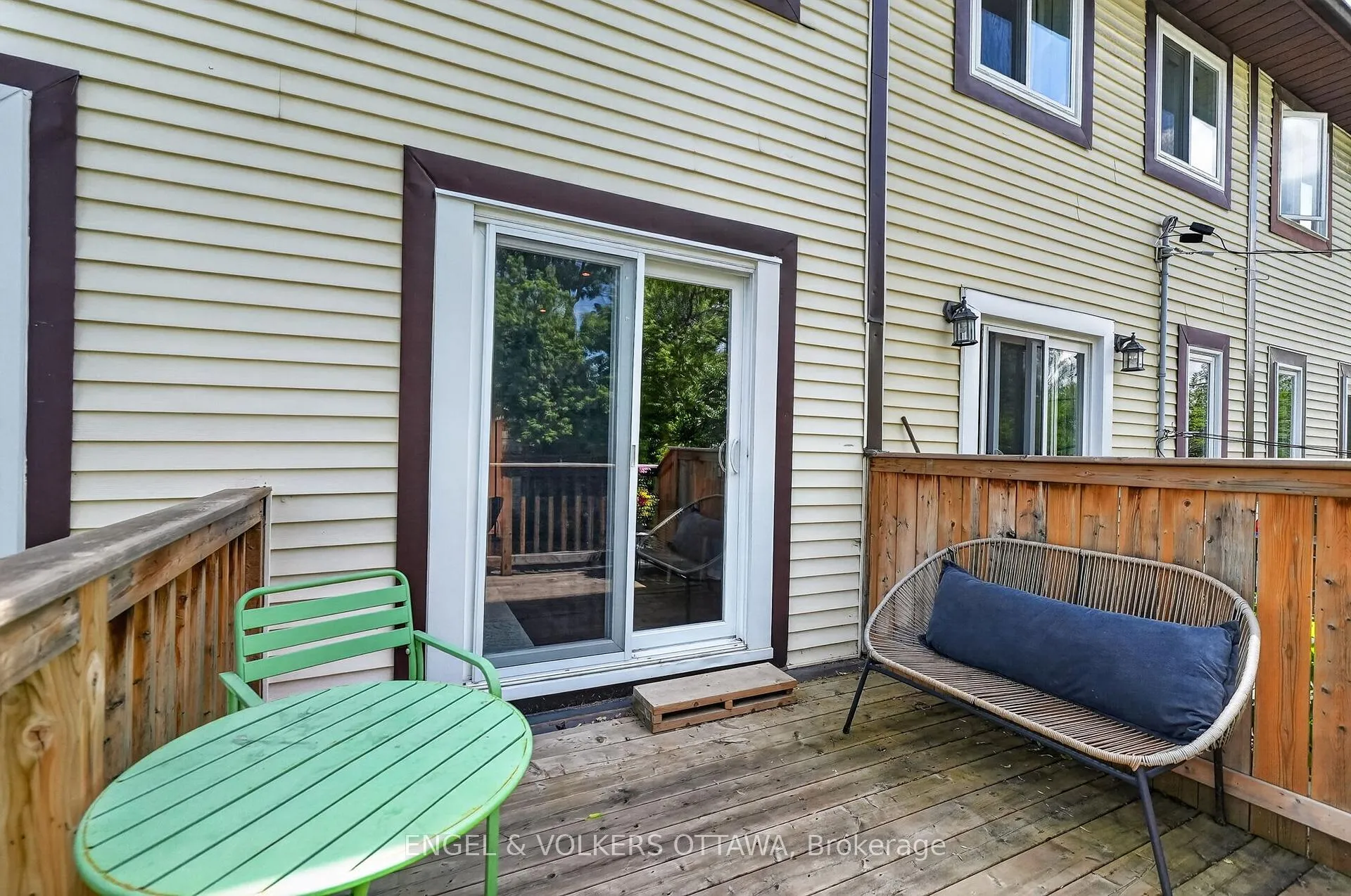 Photo 17 of 258 Carillon Street, Ottawa, Vanier — HOMEH