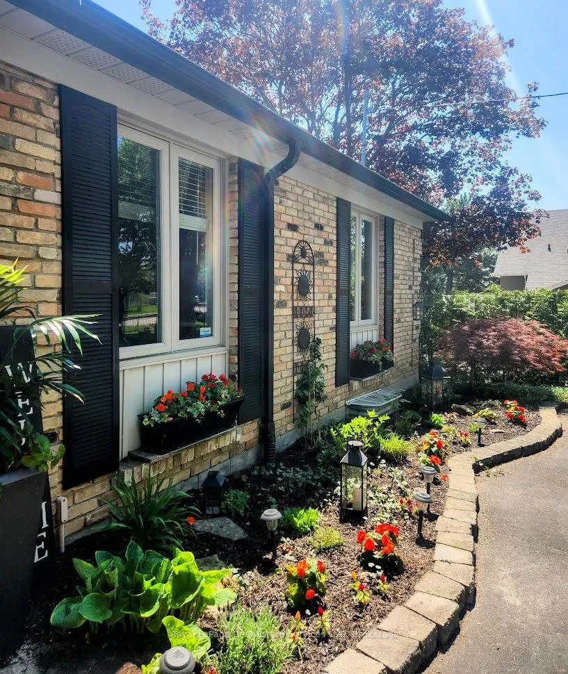 Photo 4 of 184 Dundas Street E, Hamilton, Waterdown — HOMEH