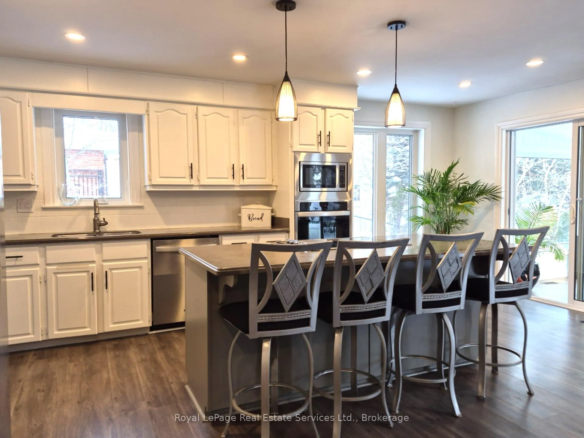 Photo 10 of 184 Dundas Street E, Hamilton, Waterdown — HOMEH