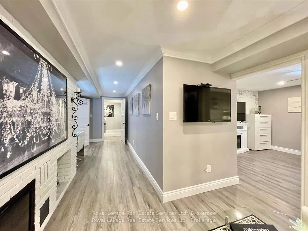 Photo 23 of 184 Dundas Street E, Hamilton, Waterdown — HOMEH