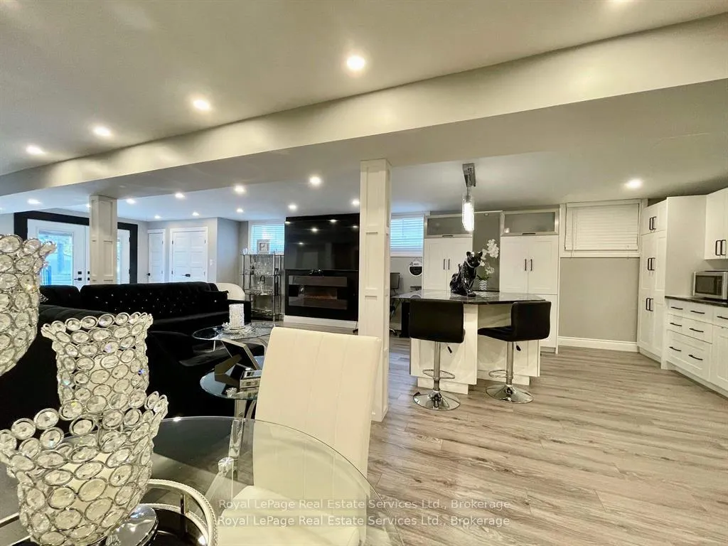 Photo 29 of 184 Dundas Street E, Hamilton, Waterdown — HOMEH