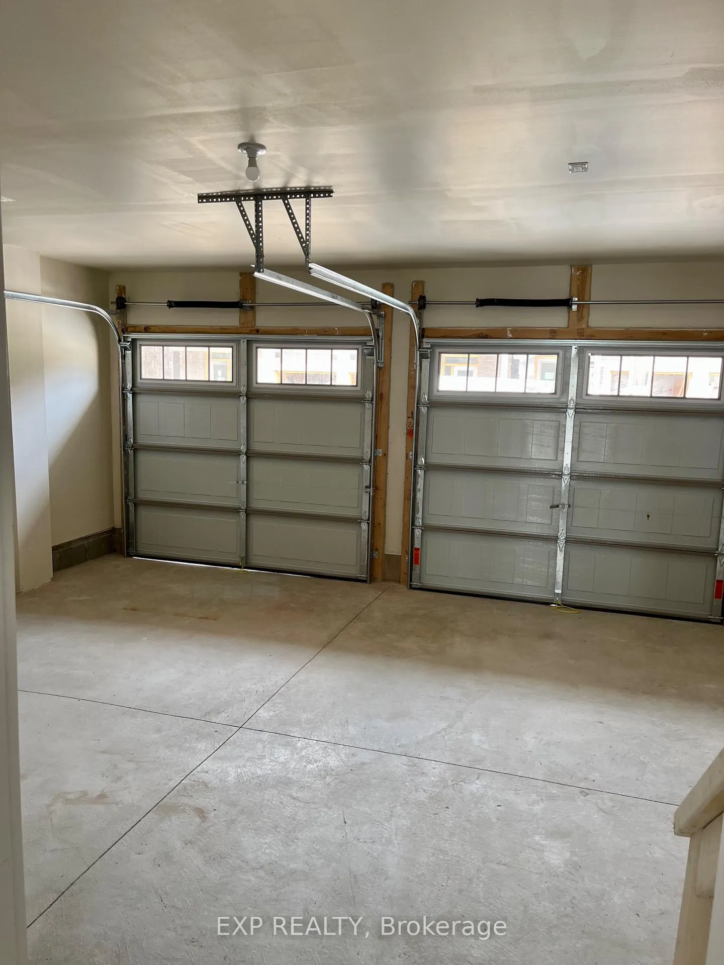 Photo 23 of Unit 24, 10 Birmingham Drive, Cambridge, Preston Heights — HOMEH