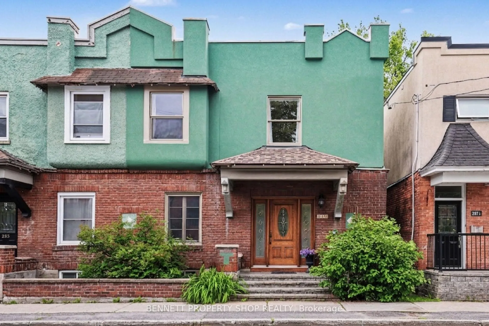 Front of 289 Crichton Street