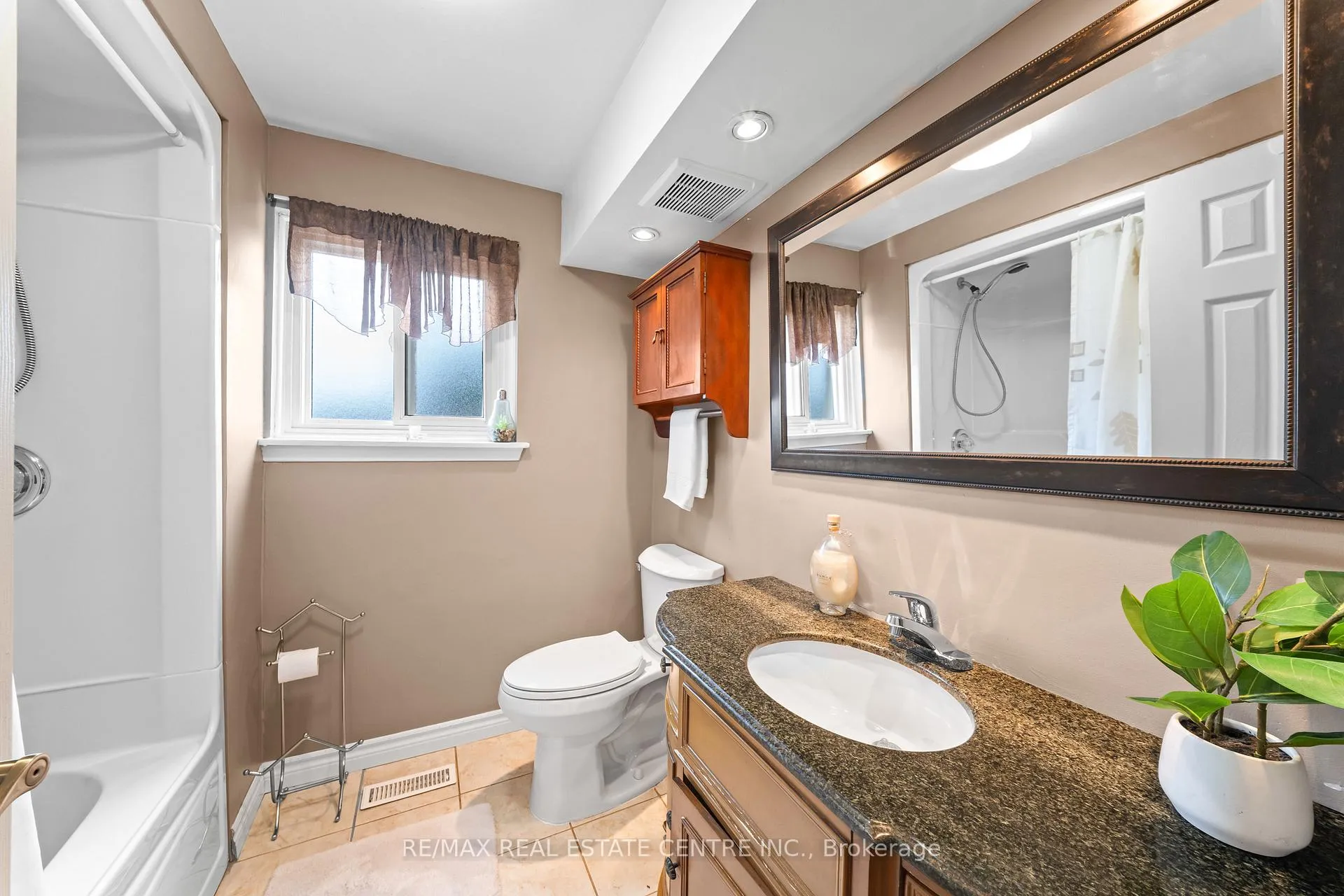 Photo 29 of 39 Grassmere Crescent, Brampton, Northgate — HOMEH