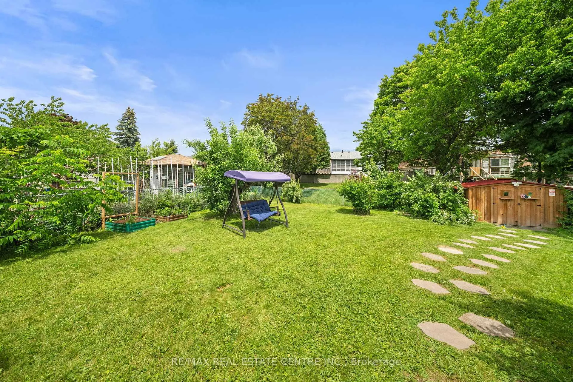 Photo 43 of 39 Grassmere Crescent, Brampton, Northgate — HOMEH