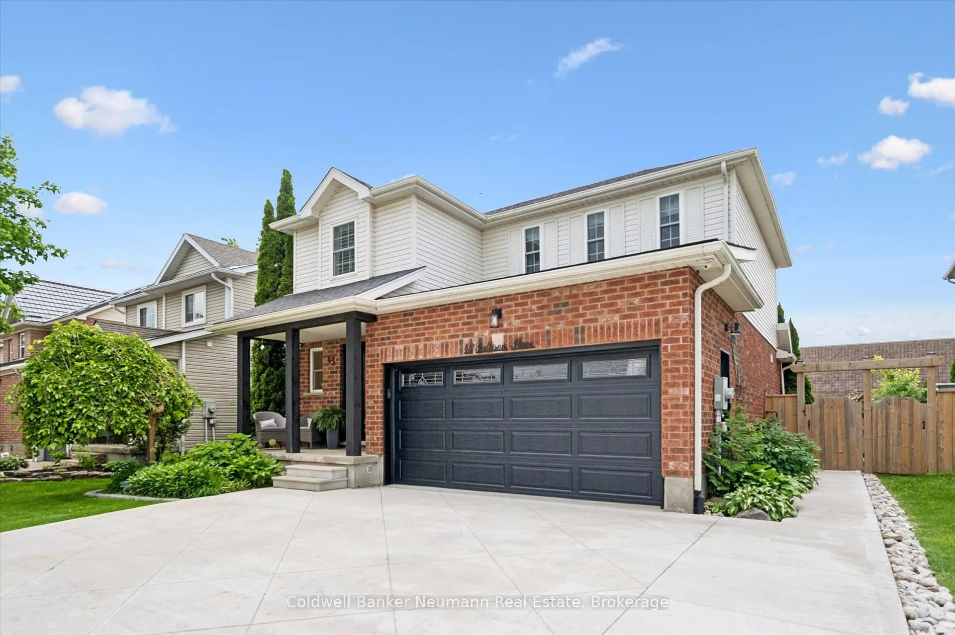Photo 2 of 43 Pattison Place, Centre Wellington, Fergus — HOMEH
