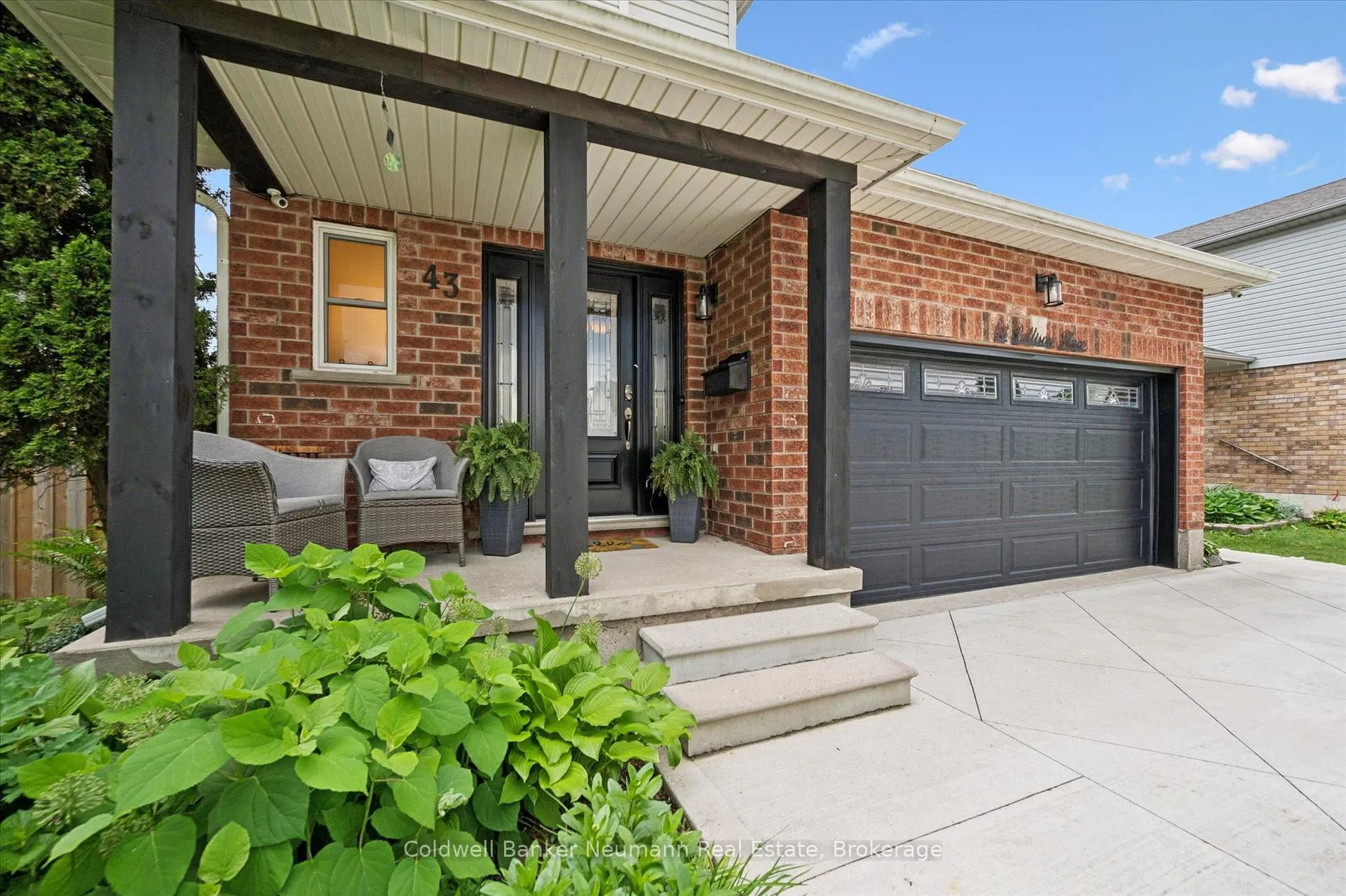 Photo 4 of 43 Pattison Place, Centre Wellington, Fergus — HOMEH