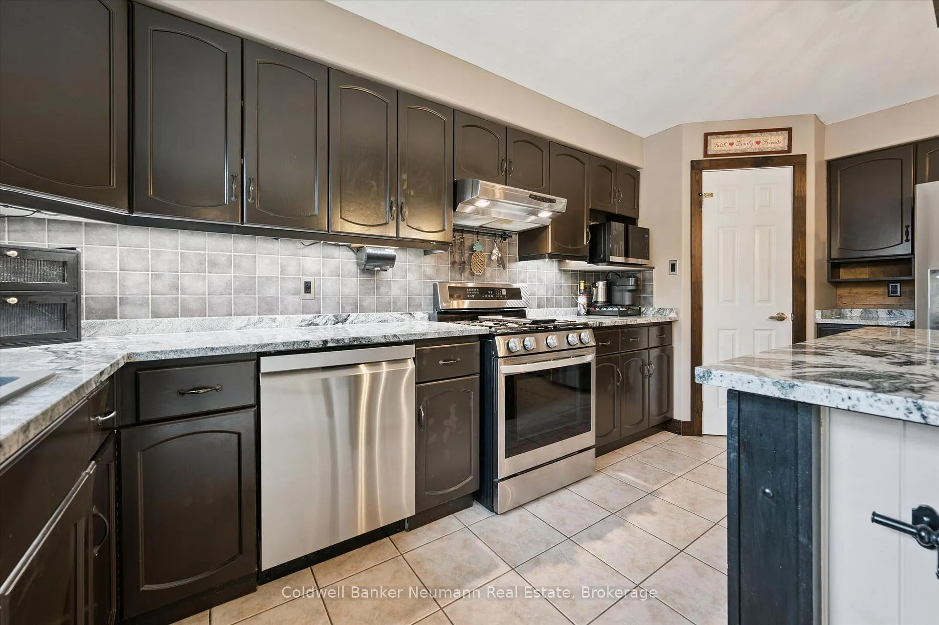 Photo 12 of 43 Pattison Place, Centre Wellington, Fergus — HOMEH