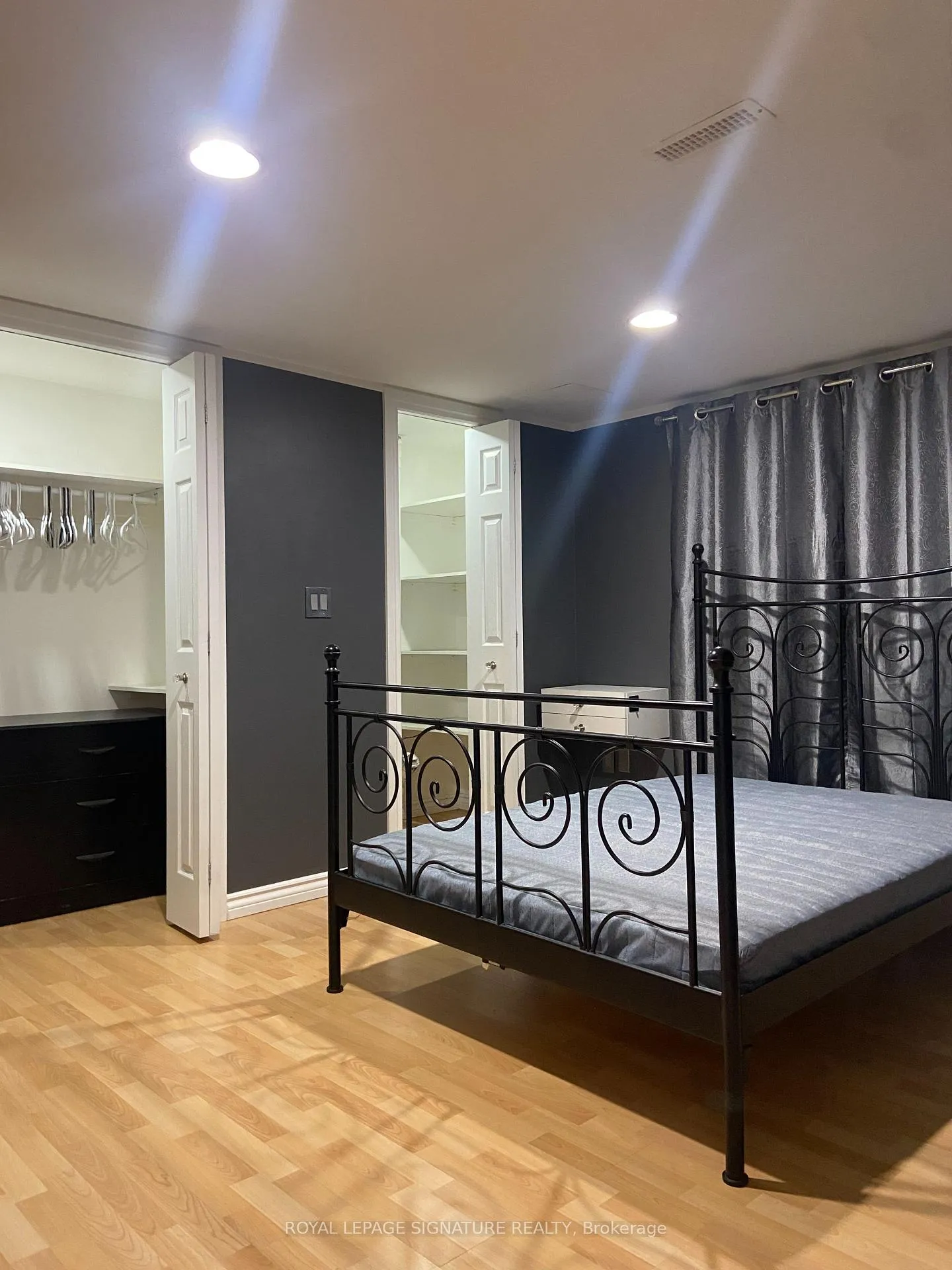 Front of Unit B-6, 72 Whitehorn Crescent