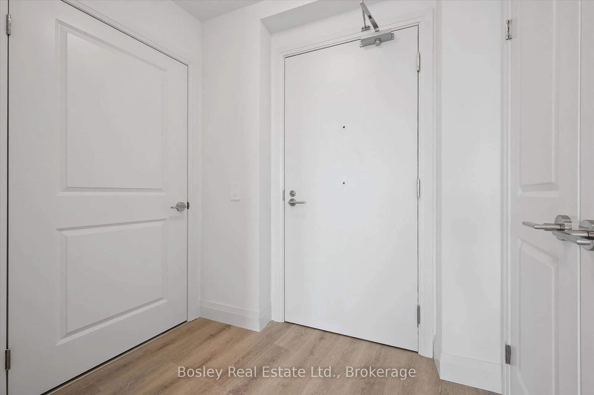 Photo 9 of Unit 1104, 1333 Weber Street E, Kitchener, Stanley Park — HOMEH