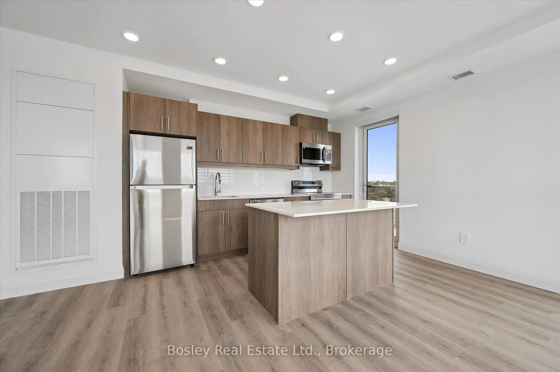 Photo 13 of Unit 1104, 1333 Weber Street E, Kitchener, Stanley Park — HOMEH
