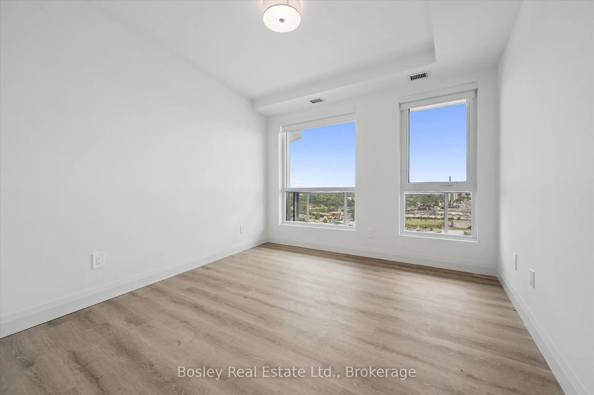 Photo 20 of Unit 1104, 1333 Weber Street E, Kitchener, Stanley Park — HOMEH