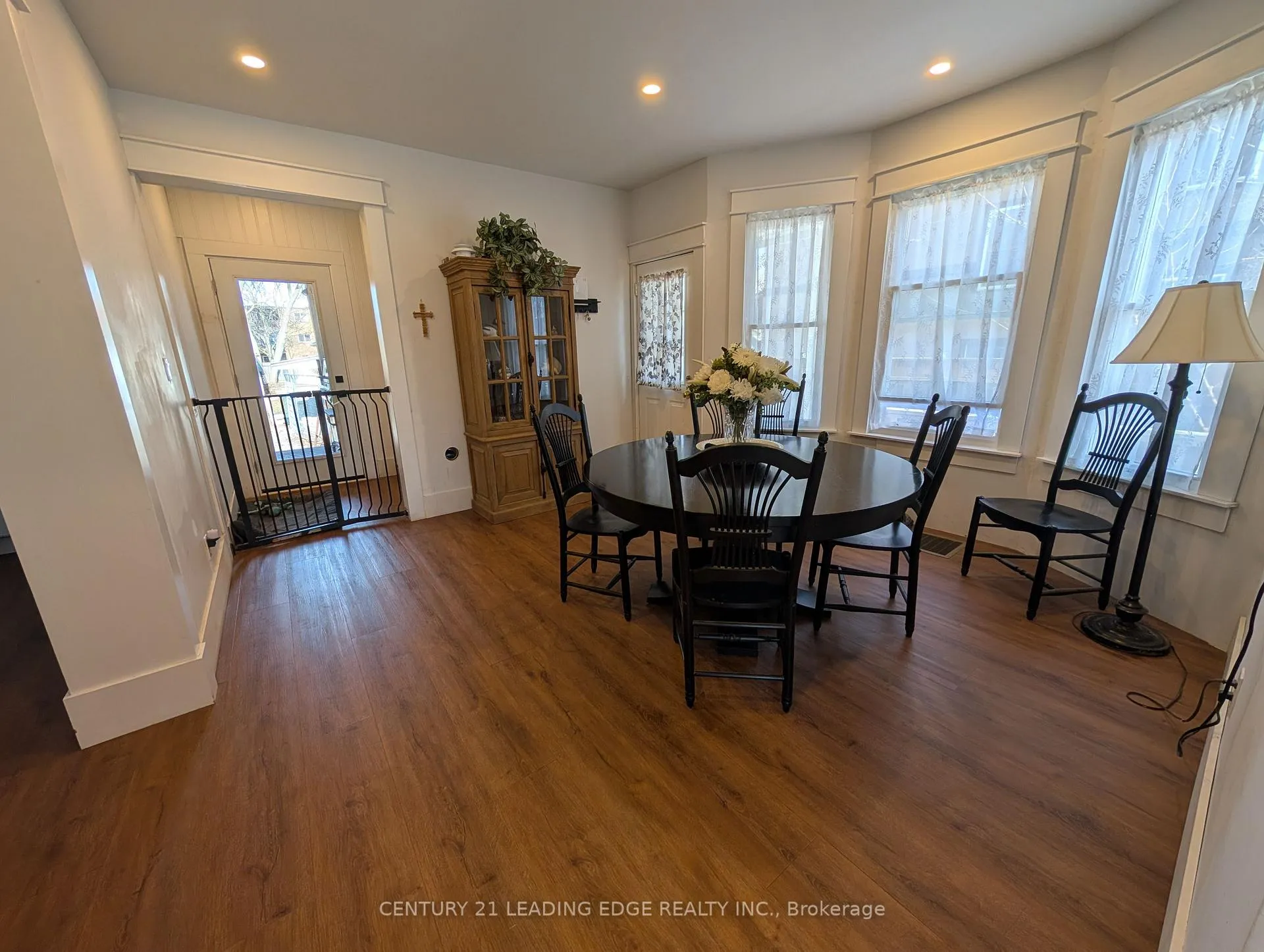 Photo 5 of 5969 Culp Street, Niagara Falls, Dorchester — HOMEH