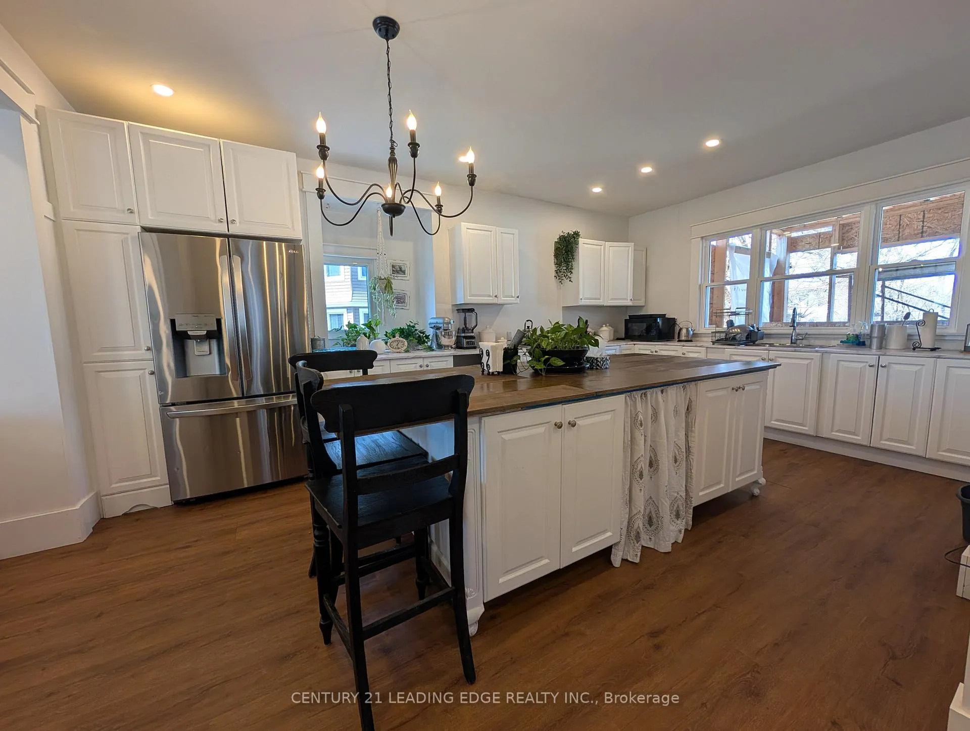 Photo 6 of 5969 Culp Street, Niagara Falls, Dorchester — HOMEH