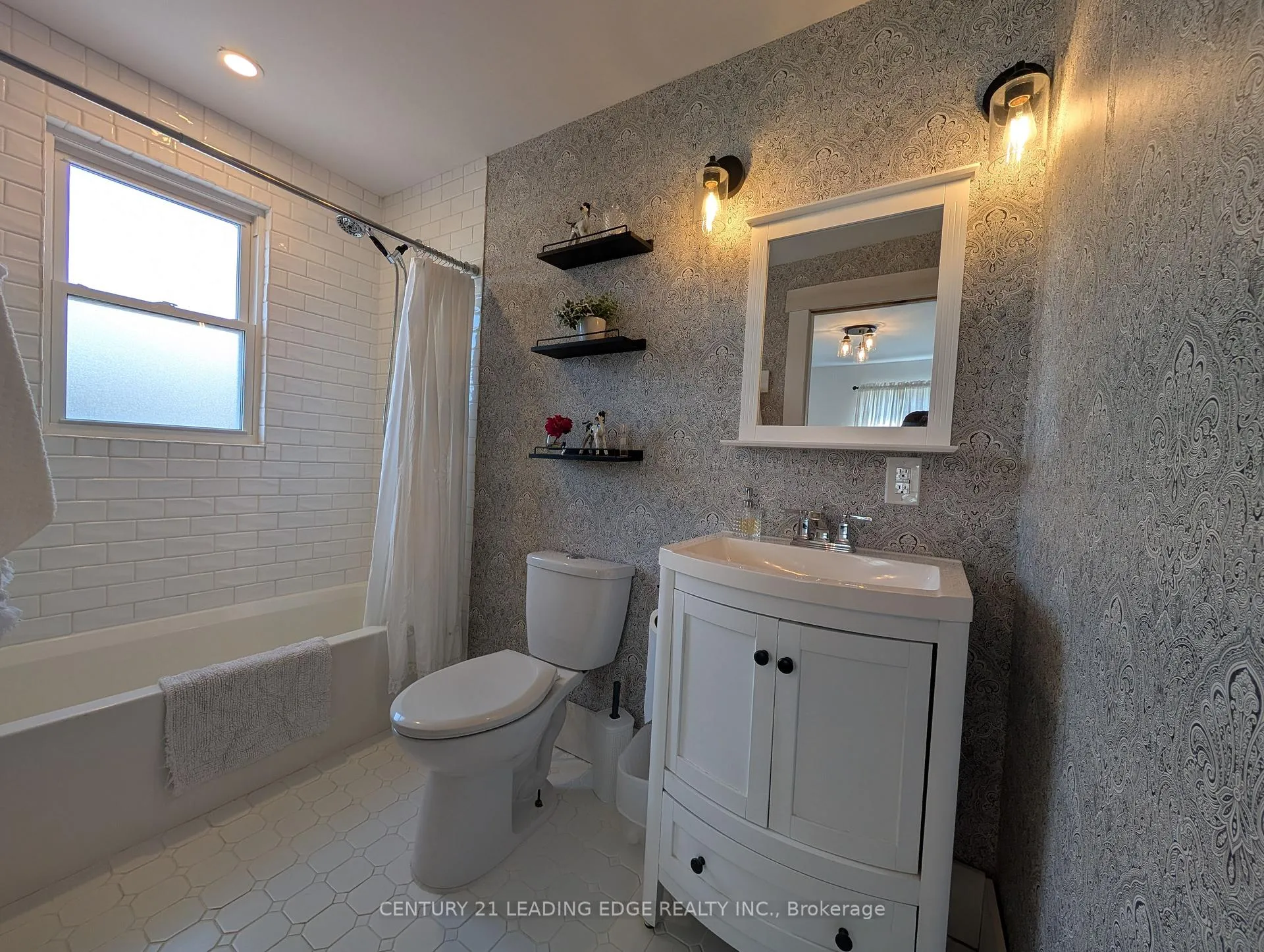 Photo 11 of 5969 Culp Street, Niagara Falls, Dorchester — HOMEH