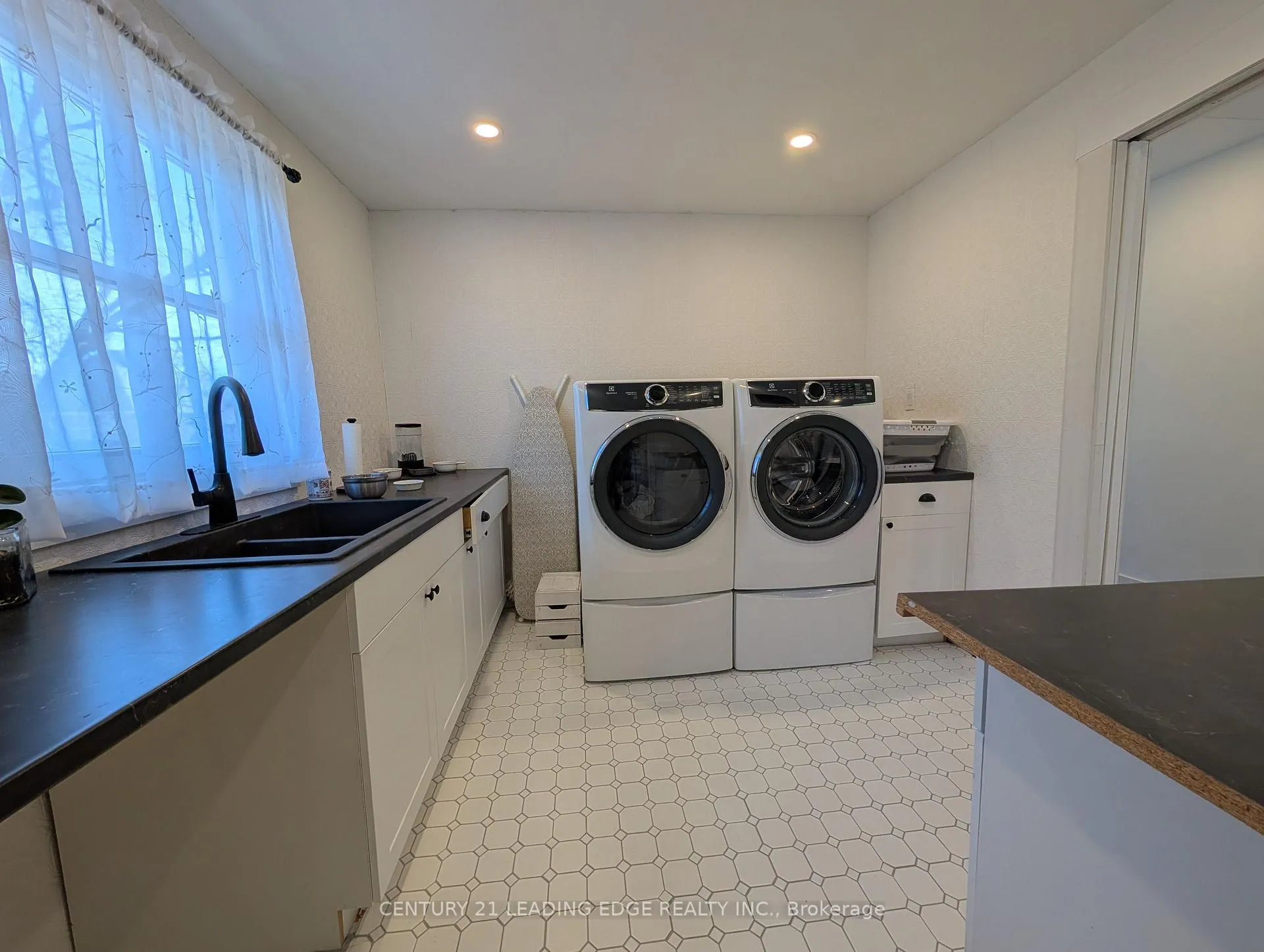 Photo 12 of 5969 Culp Street, Niagara Falls, Dorchester — HOMEH