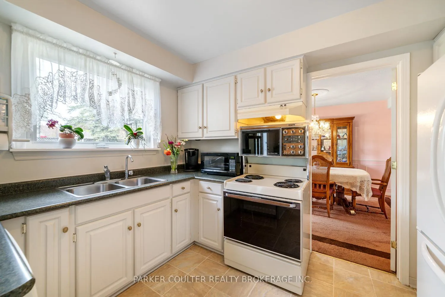 Photo 14 of 16 Cardinal Crescent, Springwater, Midhurst — HOMEH