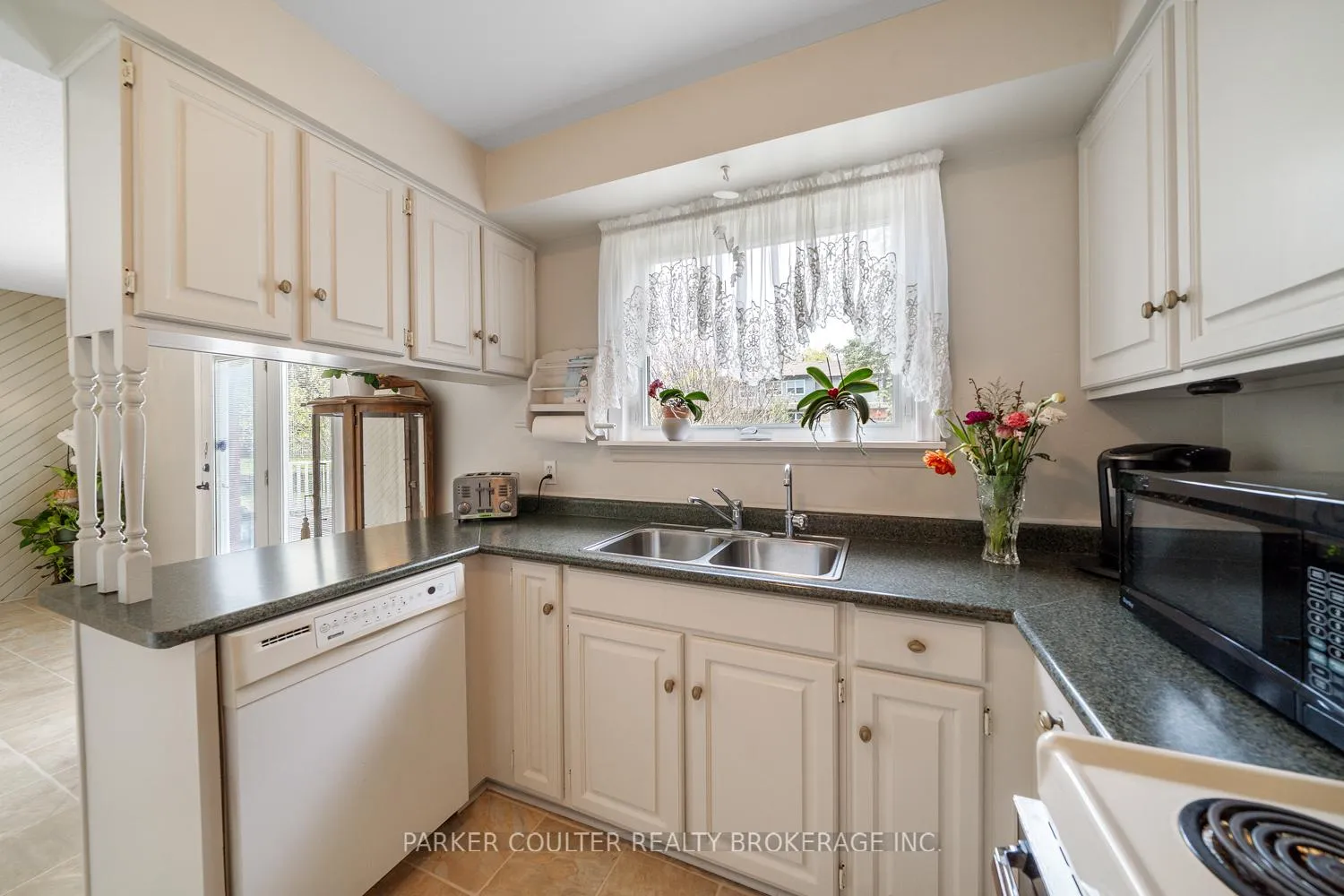 Photo 16 of 16 Cardinal Crescent, Springwater, Midhurst — HOMEH