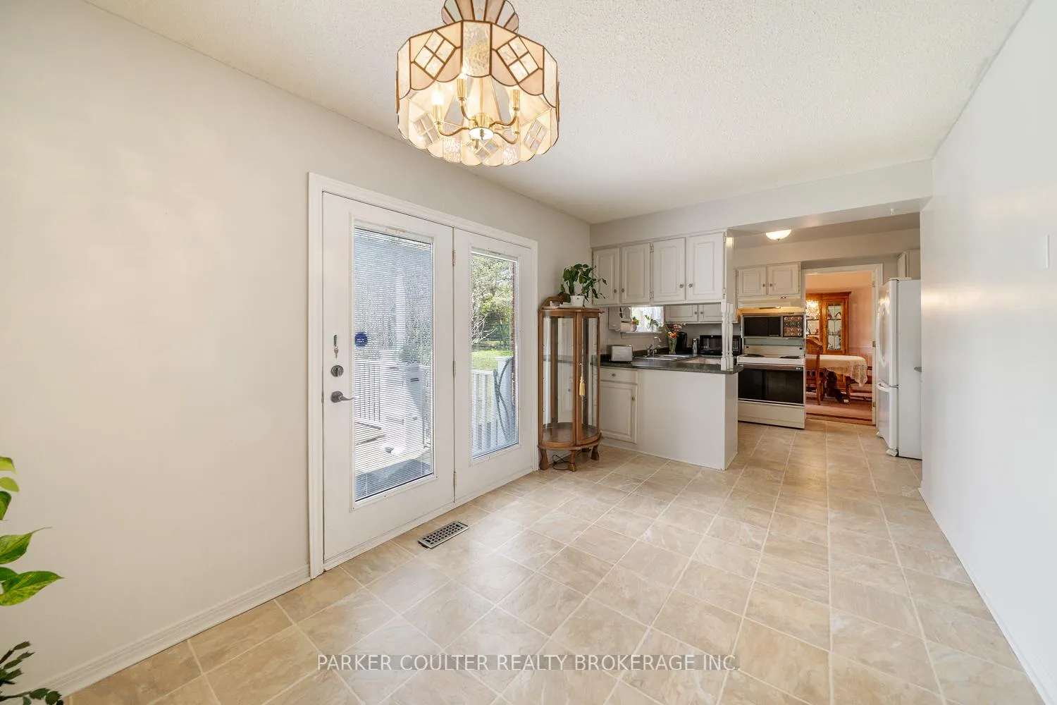 Photo 21 of 16 Cardinal Crescent, Springwater, Midhurst — HOMEH