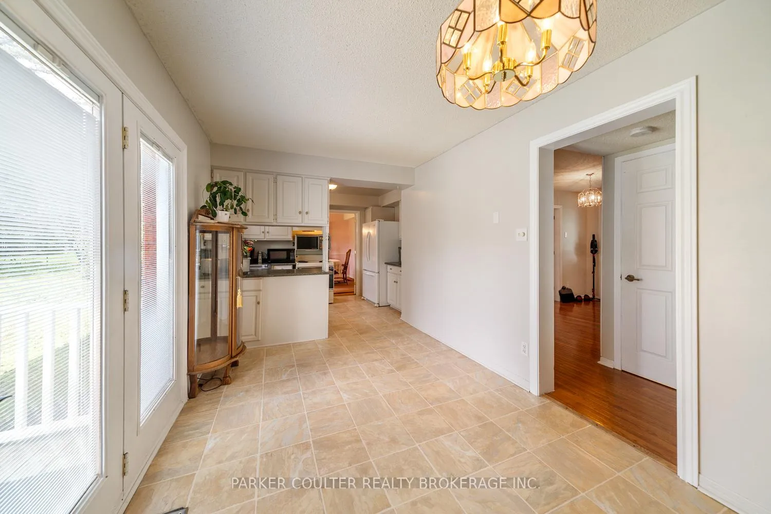 Photo 22 of 16 Cardinal Crescent, Springwater, Midhurst — HOMEH