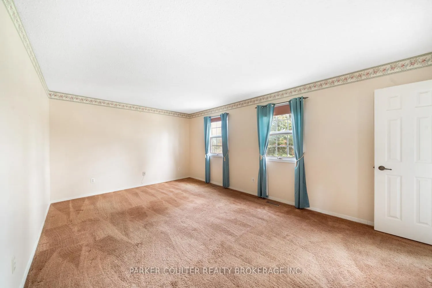 Photo 37 of 16 Cardinal Crescent, Springwater, Midhurst — HOMEH