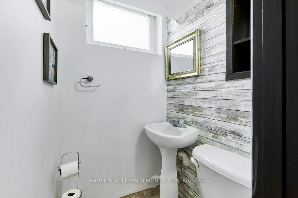 Photo 20 of 15 Lambert Drive, Belleville, Belleville Ward — HOMEH