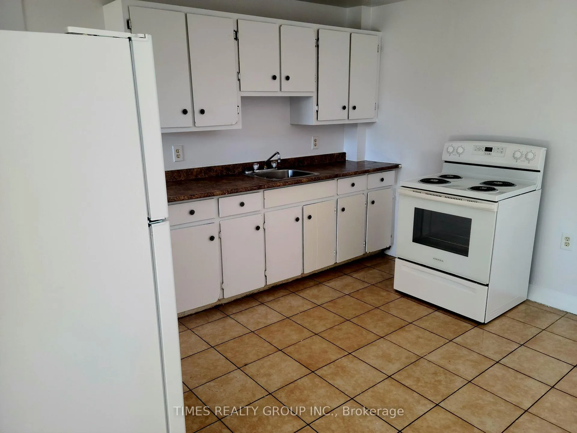 Photo 4 of Unit #10, 11 Manitou Crescent W, Loyalist, Amherstview — HOMEH