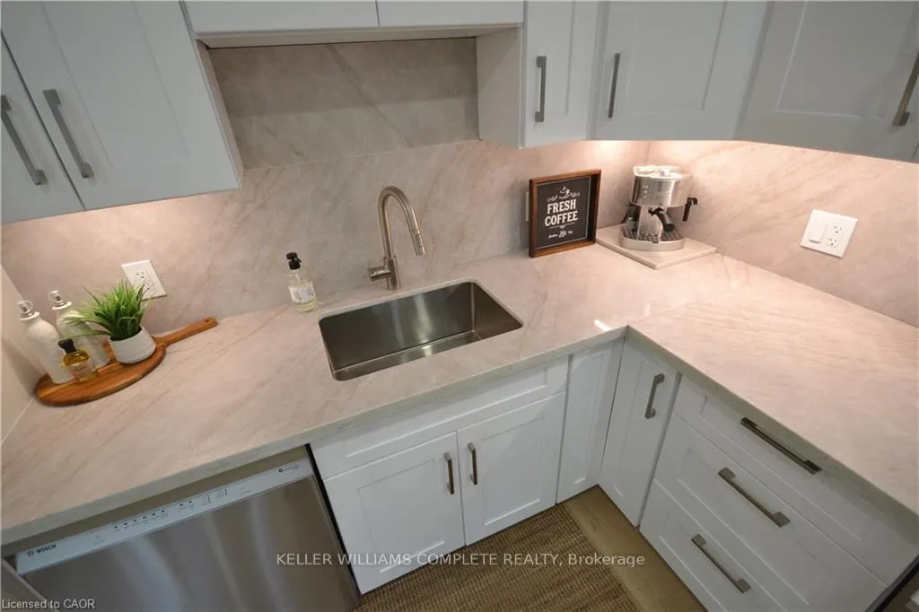 Photo 10 of 101 Reid Avenue N, Hamilton, McQuesten — HOMEH