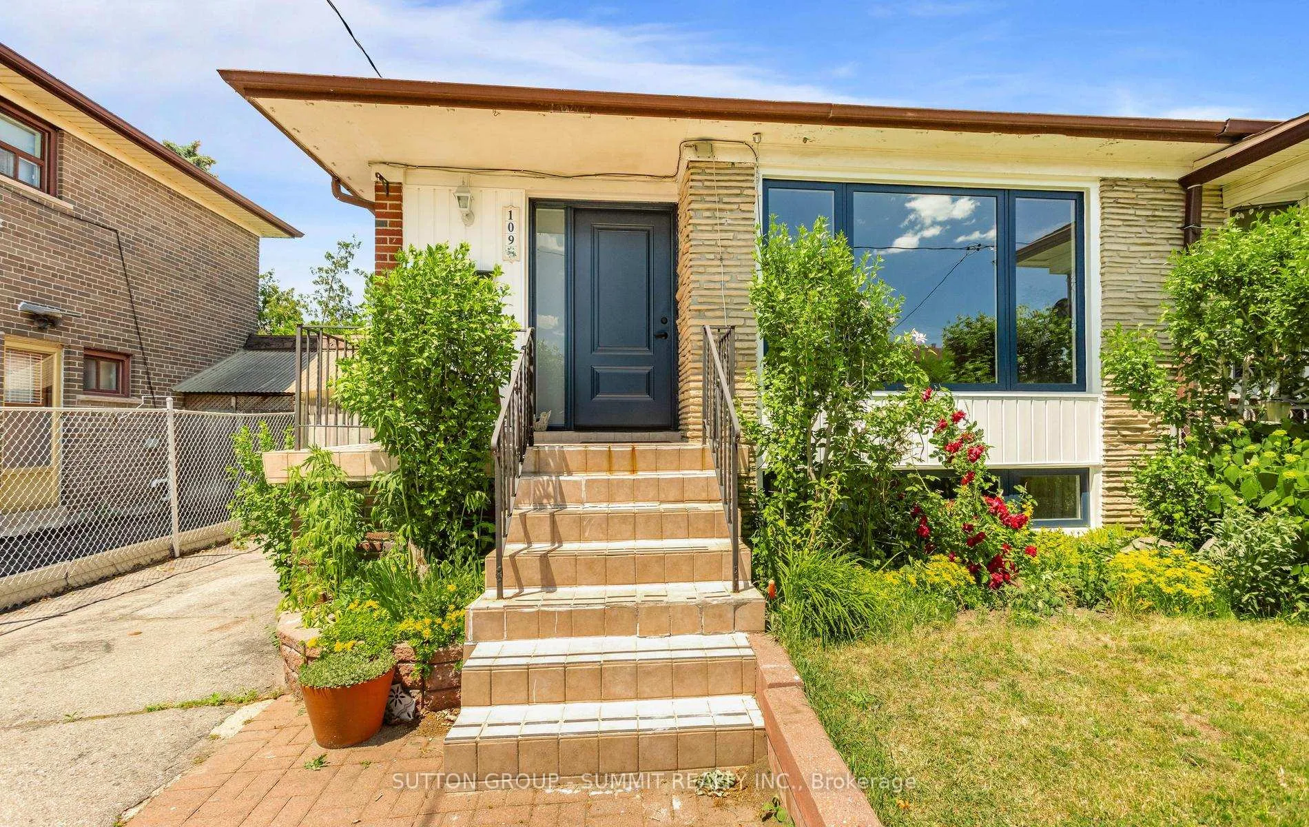 Photo 4 of 109 Elnathan Crescent, North York, Humber Summit — HOMEH