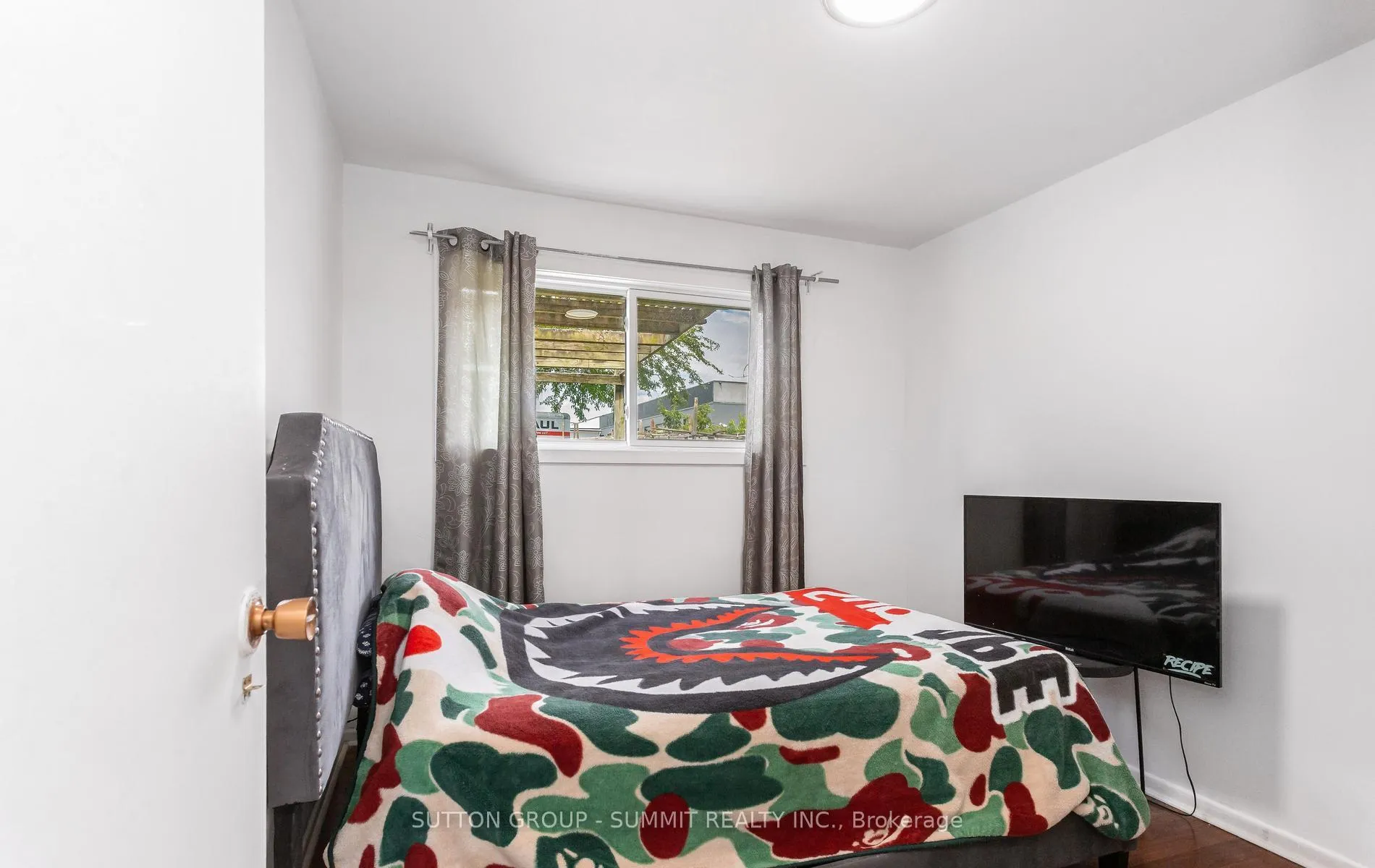 Photo 29 of 109 Elnathan Crescent, North York, Humber Summit — HOMEH
