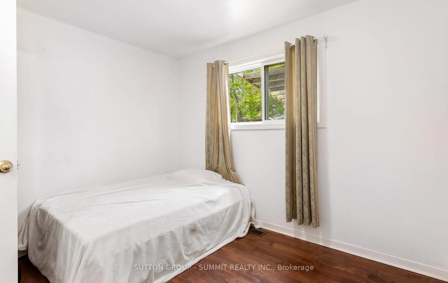 Photo 31 of 109 Elnathan Crescent, North York, Humber Summit — HOMEH