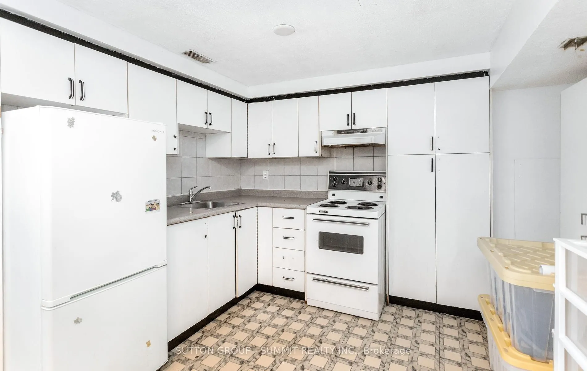 Photo 43 of 109 Elnathan Crescent, North York, Humber Summit — HOMEH