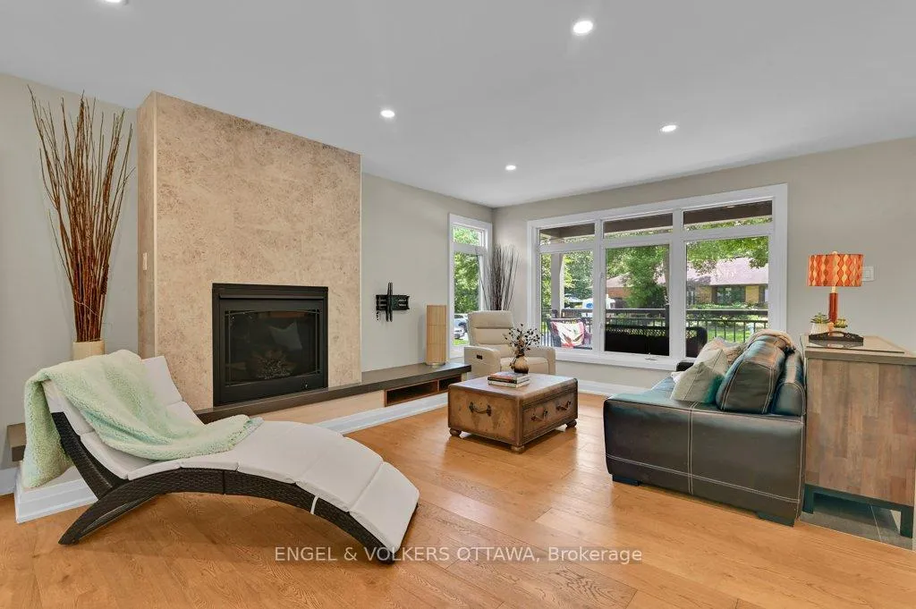 Photo 7 of 580 Thessaly Circle, Ottawa, Alta Vista/Faircrest Heights — HOMEH