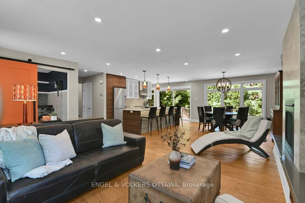 Photo 9 of 580 Thessaly Circle, Ottawa, Alta Vista/Faircrest Heights — HOMEH